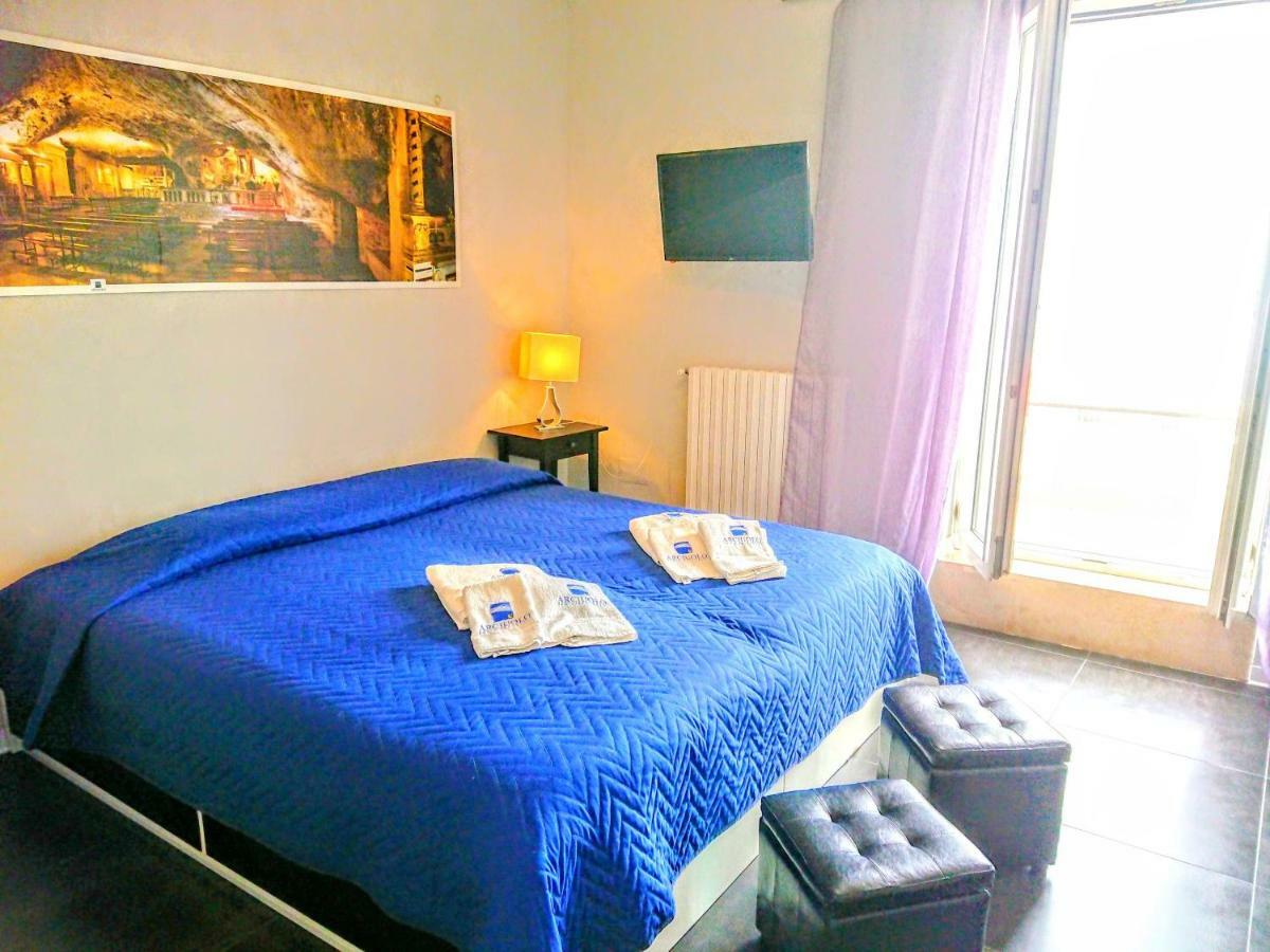 Rooms Gli Arcangeli 2 - Affitti Brevi Italia Monte SantʼAngelo Екстериор снимка