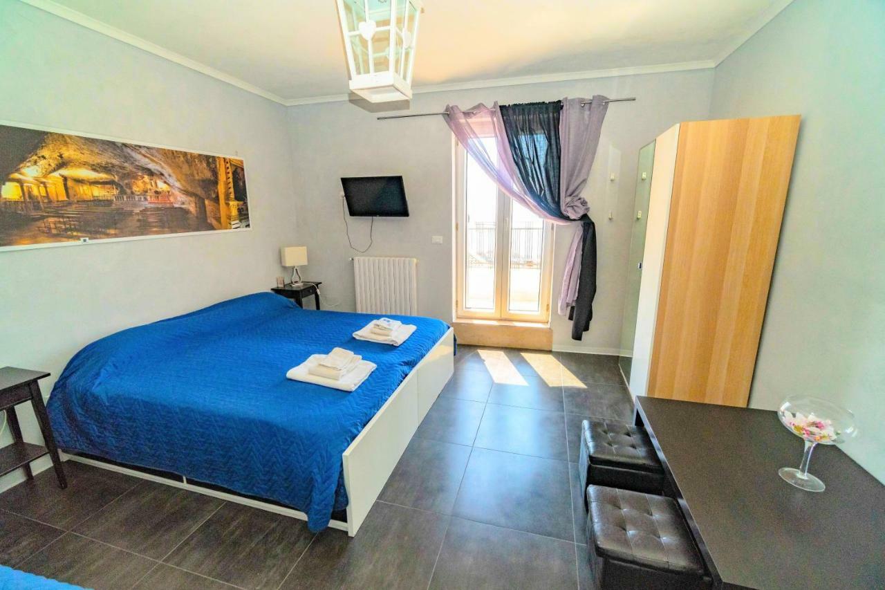 Rooms Gli Arcangeli 2 - Affitti Brevi Italia Monte SantʼAngelo Екстериор снимка