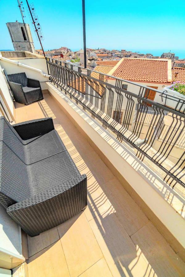 Rooms Gli Arcangeli 2 - Affitti Brevi Italia Monte SantʼAngelo Екстериор снимка